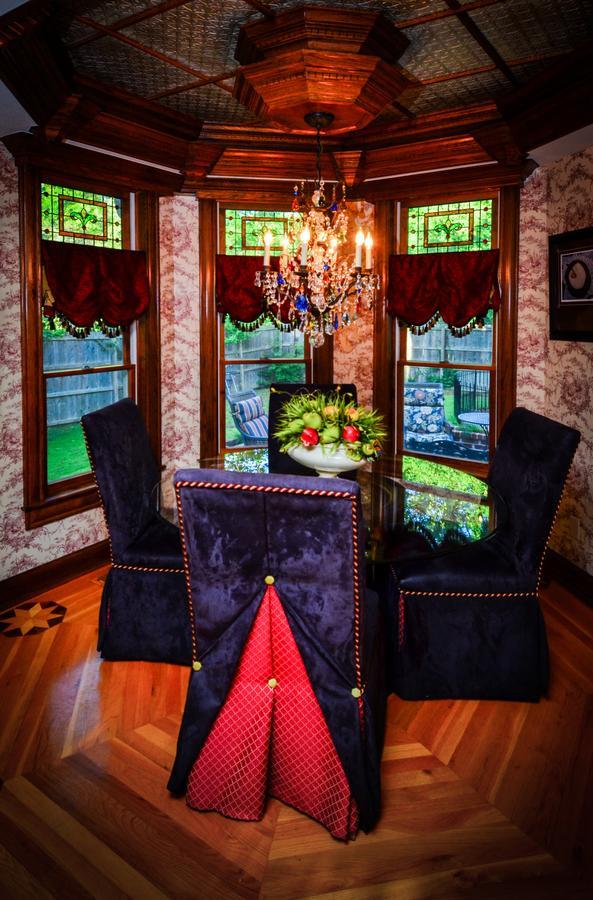 The Victoria Bed & Breakfast Bentonville Exterior foto