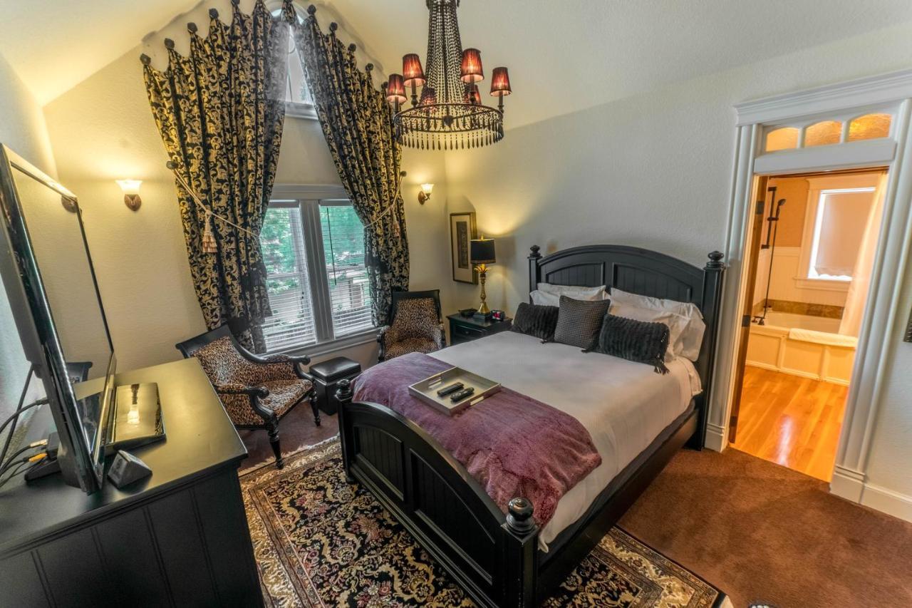 The Victoria Bed & Breakfast Bentonville Exterior foto